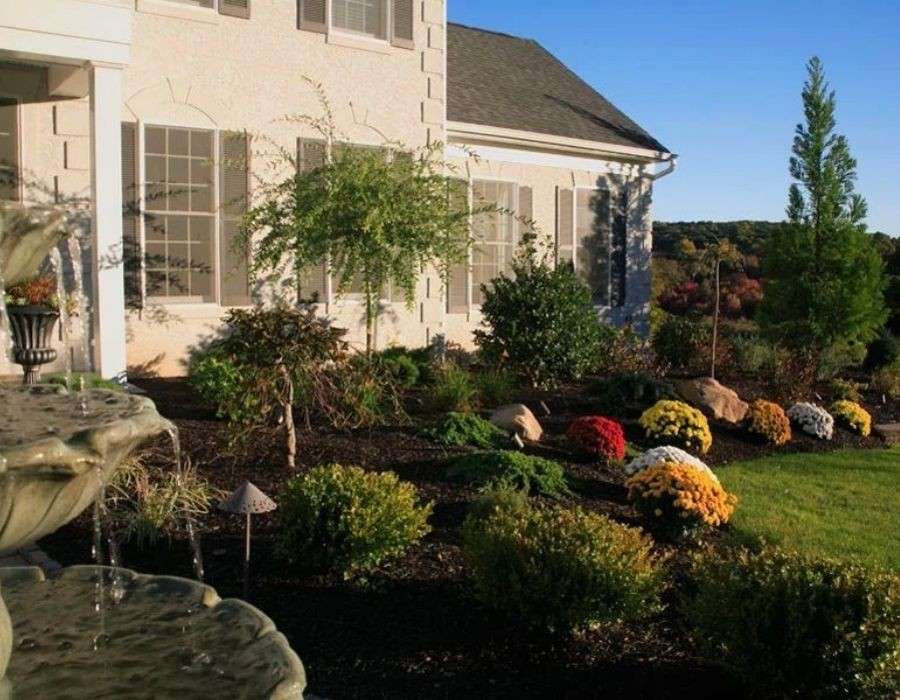 Peaceful Garden Fountain and Lawn Design
